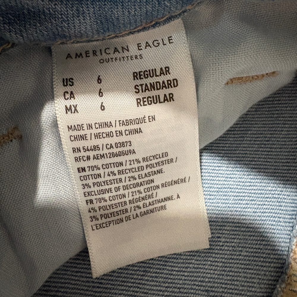 Light Blue NWT American Eagle high-rise kick bootcut jeans - size 6, regular - Picture 4 of 4